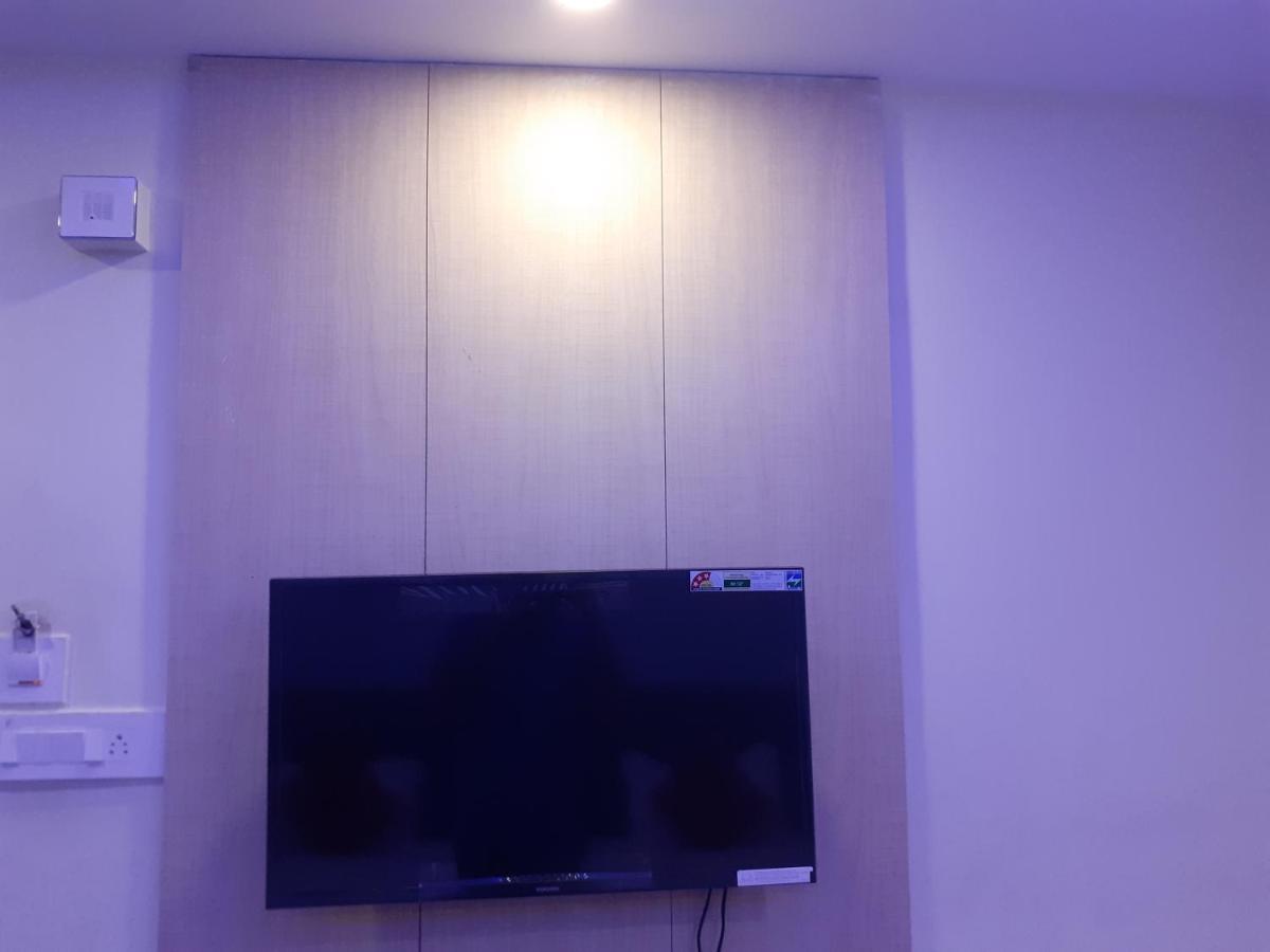 Hotel Delight Deluxe Pipra Dewās エクステリア 写真