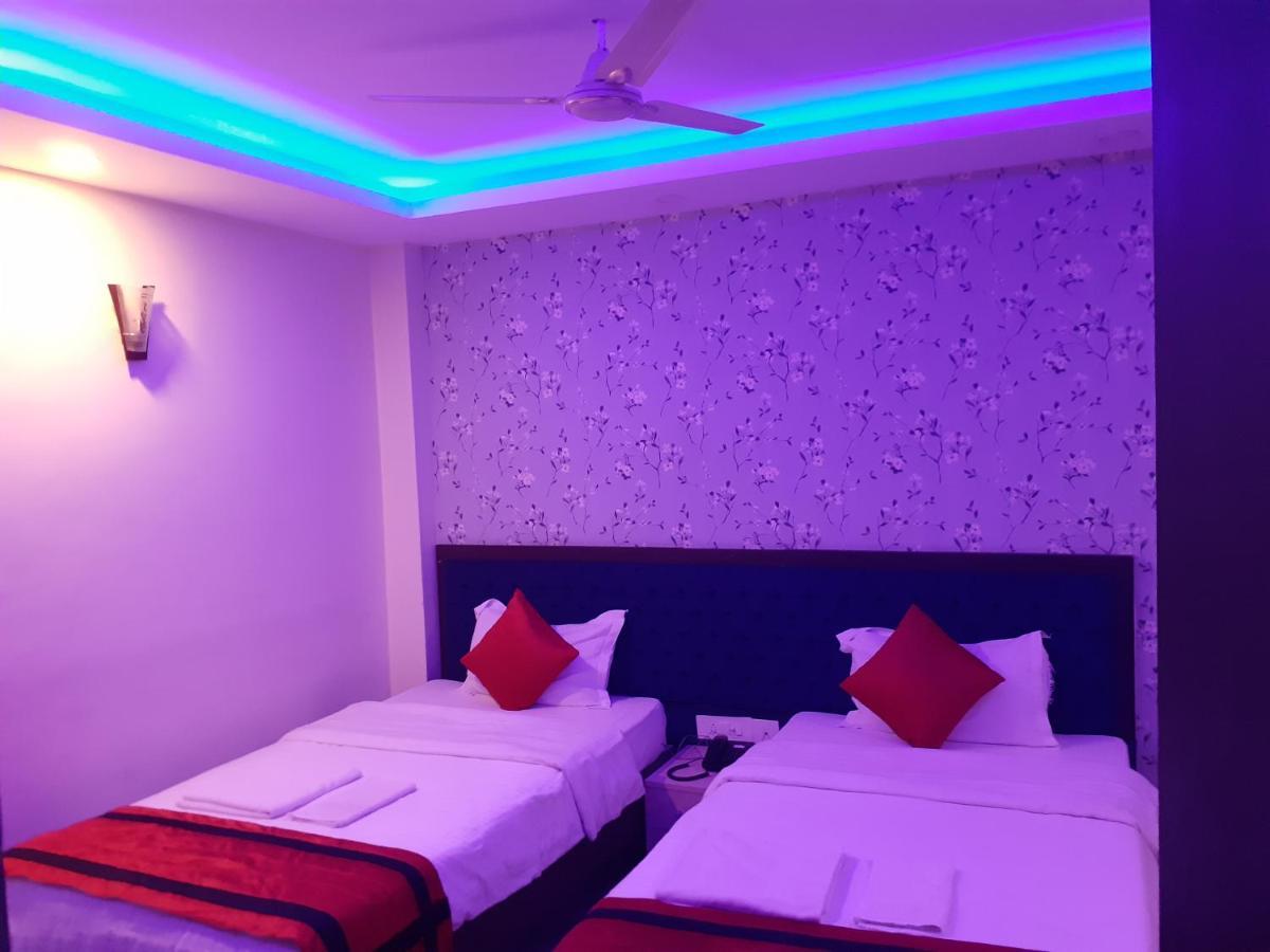 Hotel Delight Deluxe Pipra Dewās エクステリア 写真