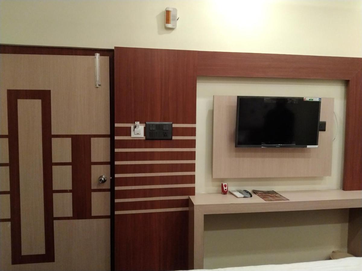 Hotel Delight Deluxe Pipra Dewās エクステリア 写真